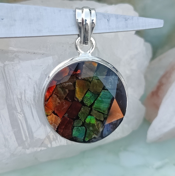 Canadian Ammolite & Sterling Silver pendant - Picture 1 of 10